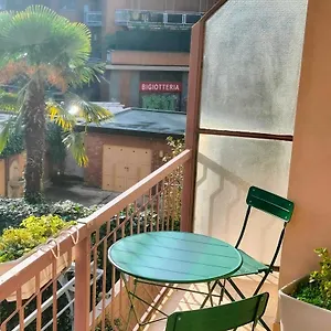  Apartment Holiday Homes Aparthotel Milano